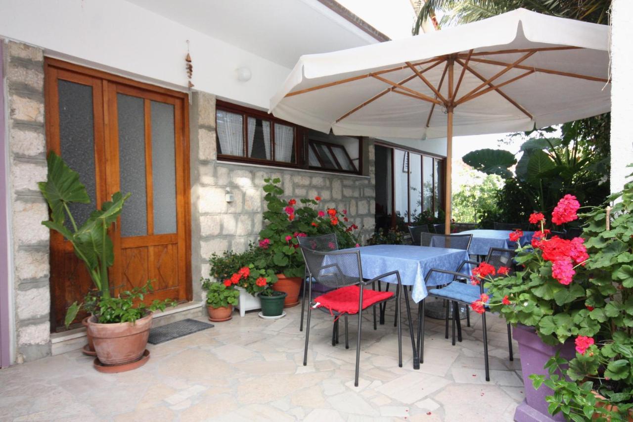 Apartments And Rooms By The Sea Banjol, Rab - 5077 Екстериор снимка