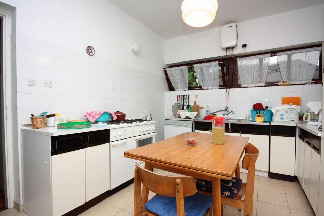 Apartments And Rooms By The Sea Banjol, Rab - 5077 Екстериор снимка