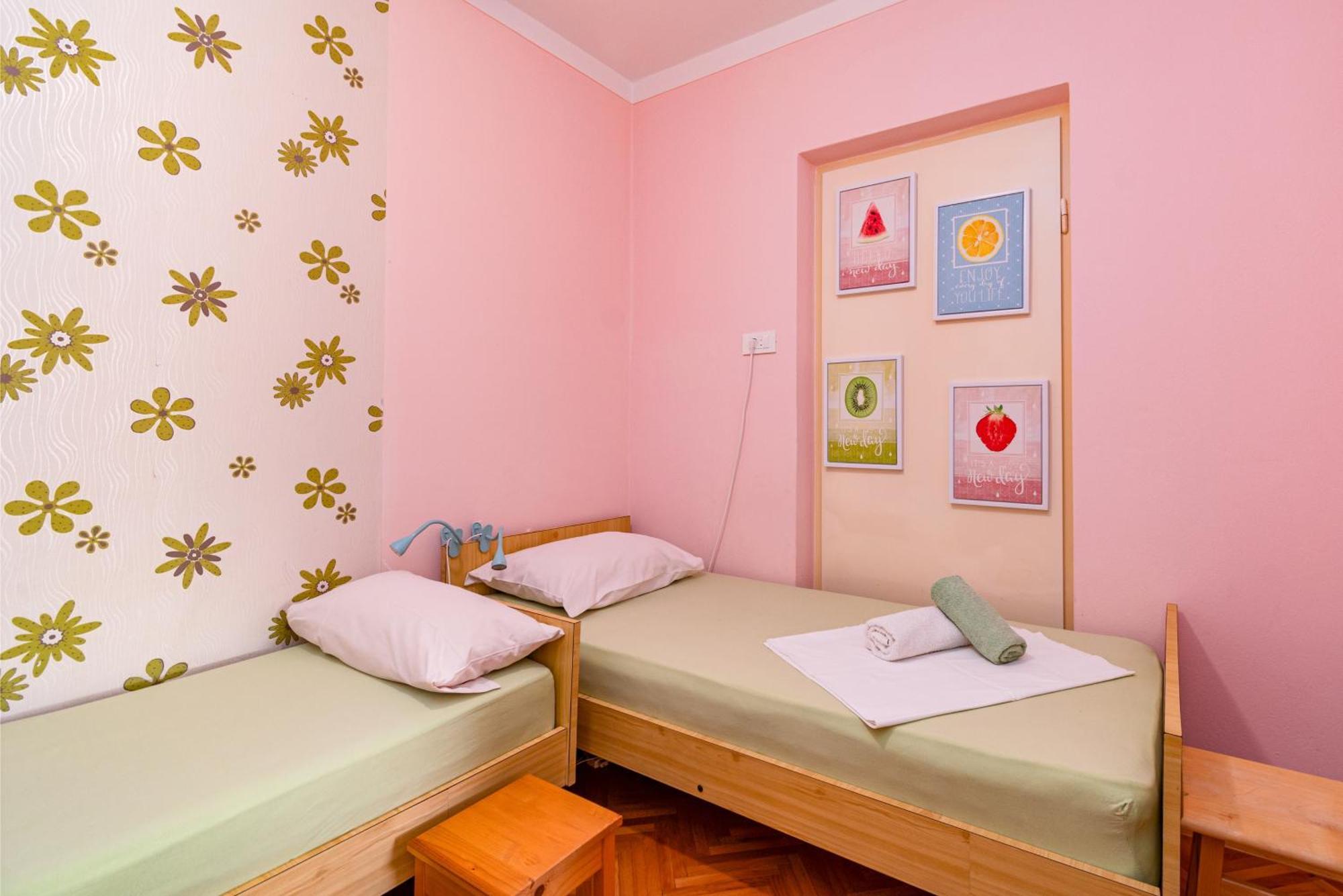 Apartments And Rooms By The Sea Banjol, Rab - 5077 Екстериор снимка