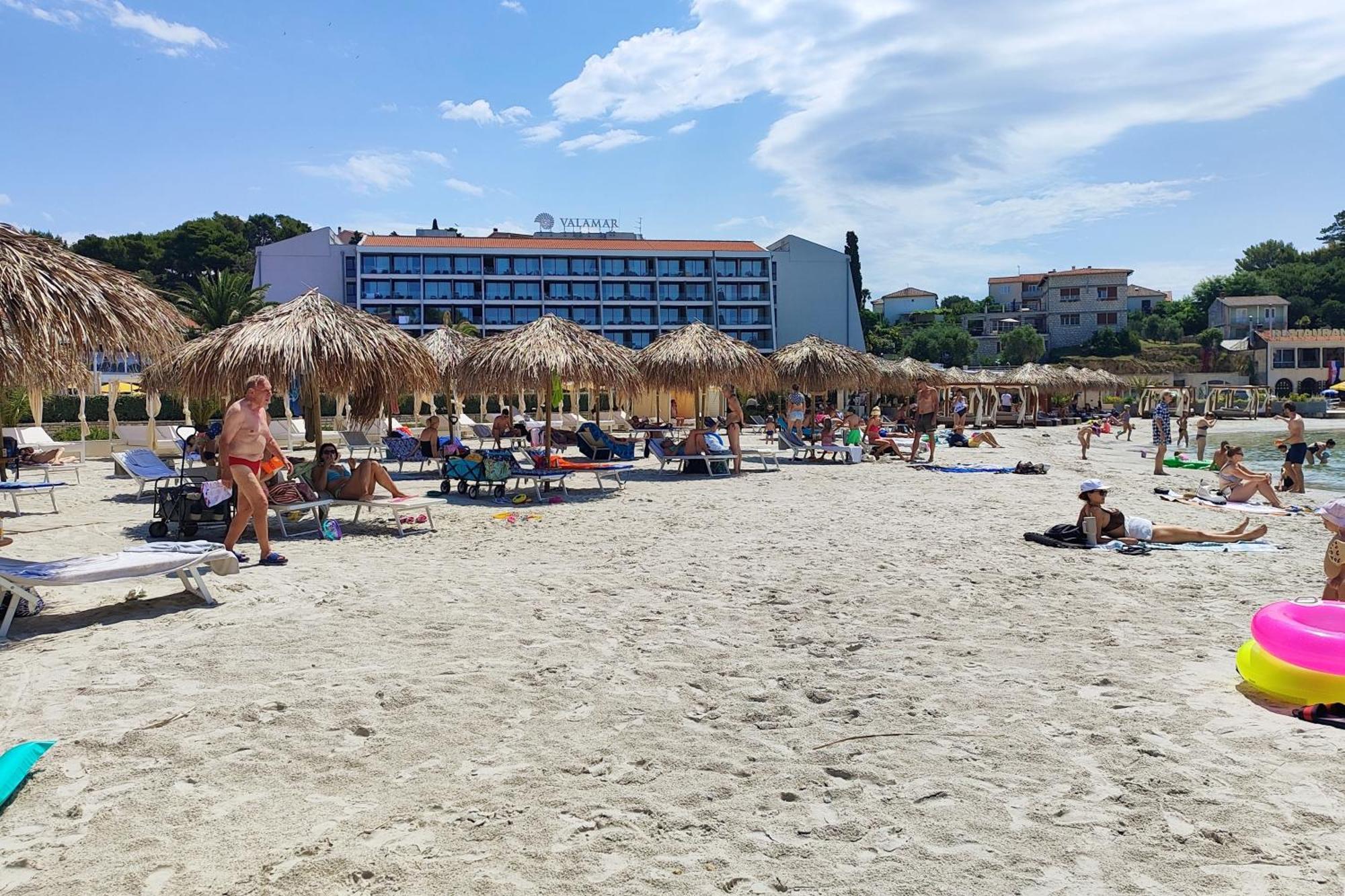 Apartments And Rooms By The Sea Banjol, Rab - 5077 Екстериор снимка